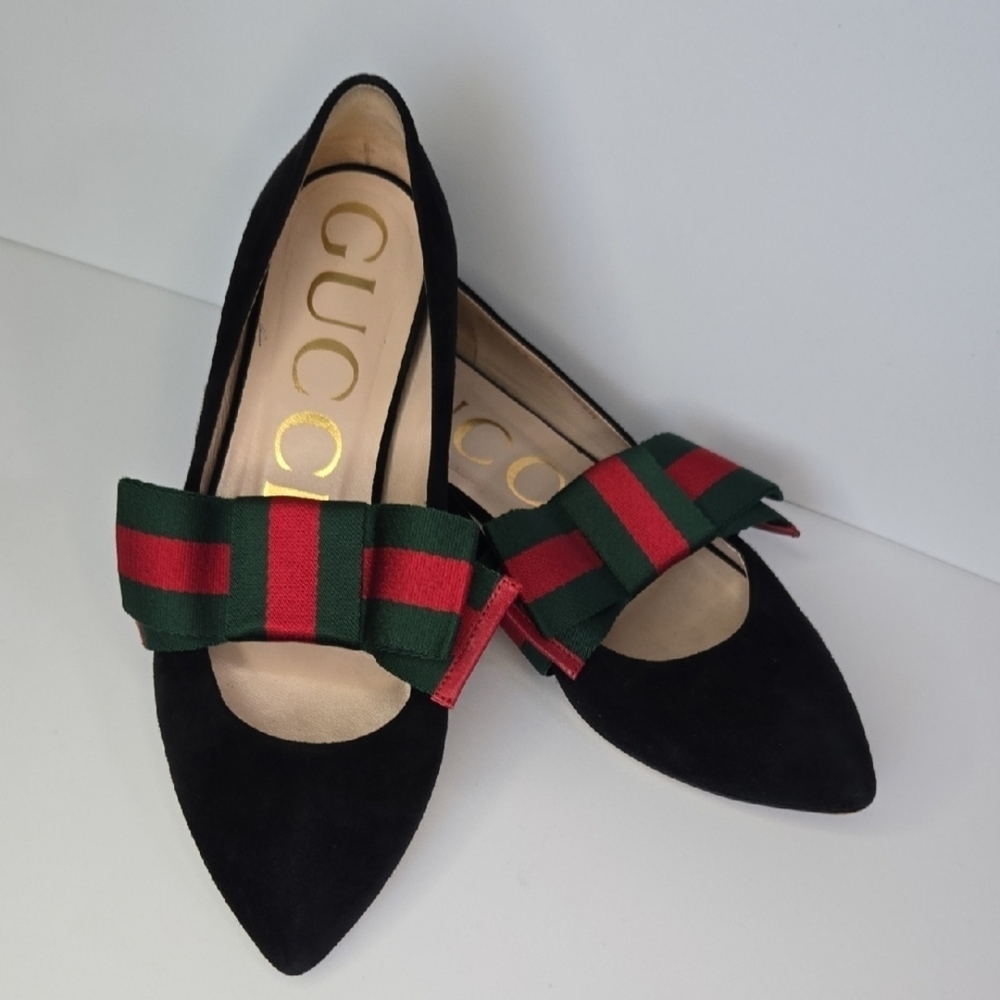 Gucci Women's Black Suede Flats with Red and Green Bow